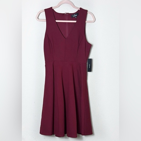 NWT Lulus Hello World Dress in Burgundy size small - Picture 2 of 11